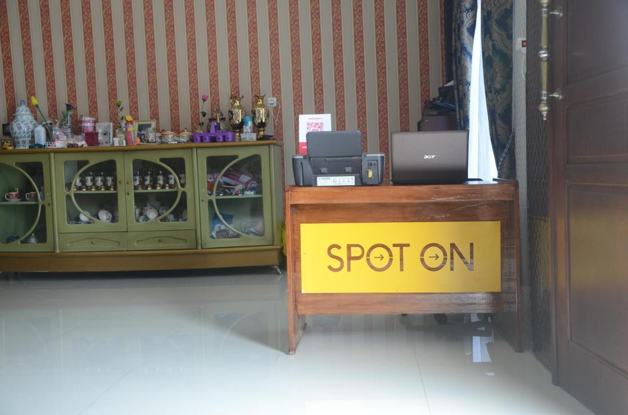 Spot On Oyo 1988 Pondok Seril Syariah Macasar Exterior foto