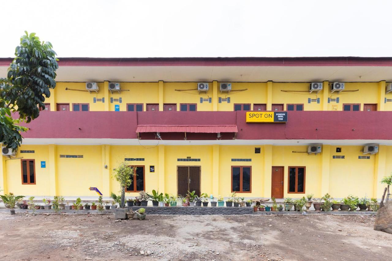 Spot On Oyo 1988 Pondok Seril Syariah Macasar Exterior foto