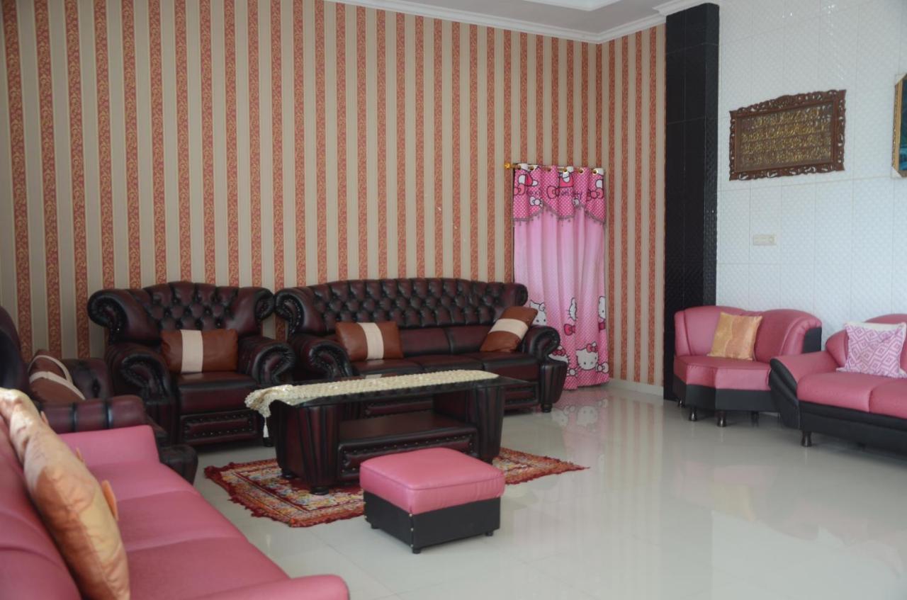 Spot On Oyo 1988 Pondok Seril Syariah Macasar Exterior foto
