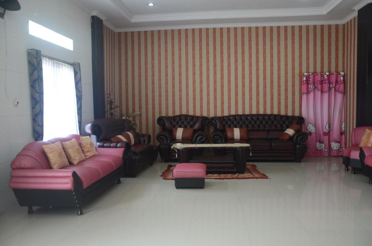 Spot On Oyo 1988 Pondok Seril Syariah Macasar Exterior foto