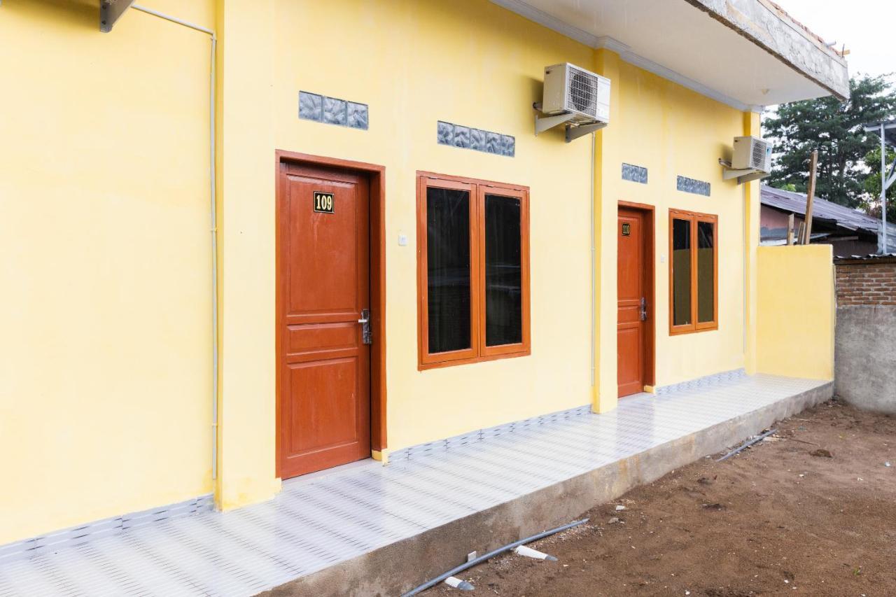 Spot On Oyo 1988 Pondok Seril Syariah Macasar Exterior foto