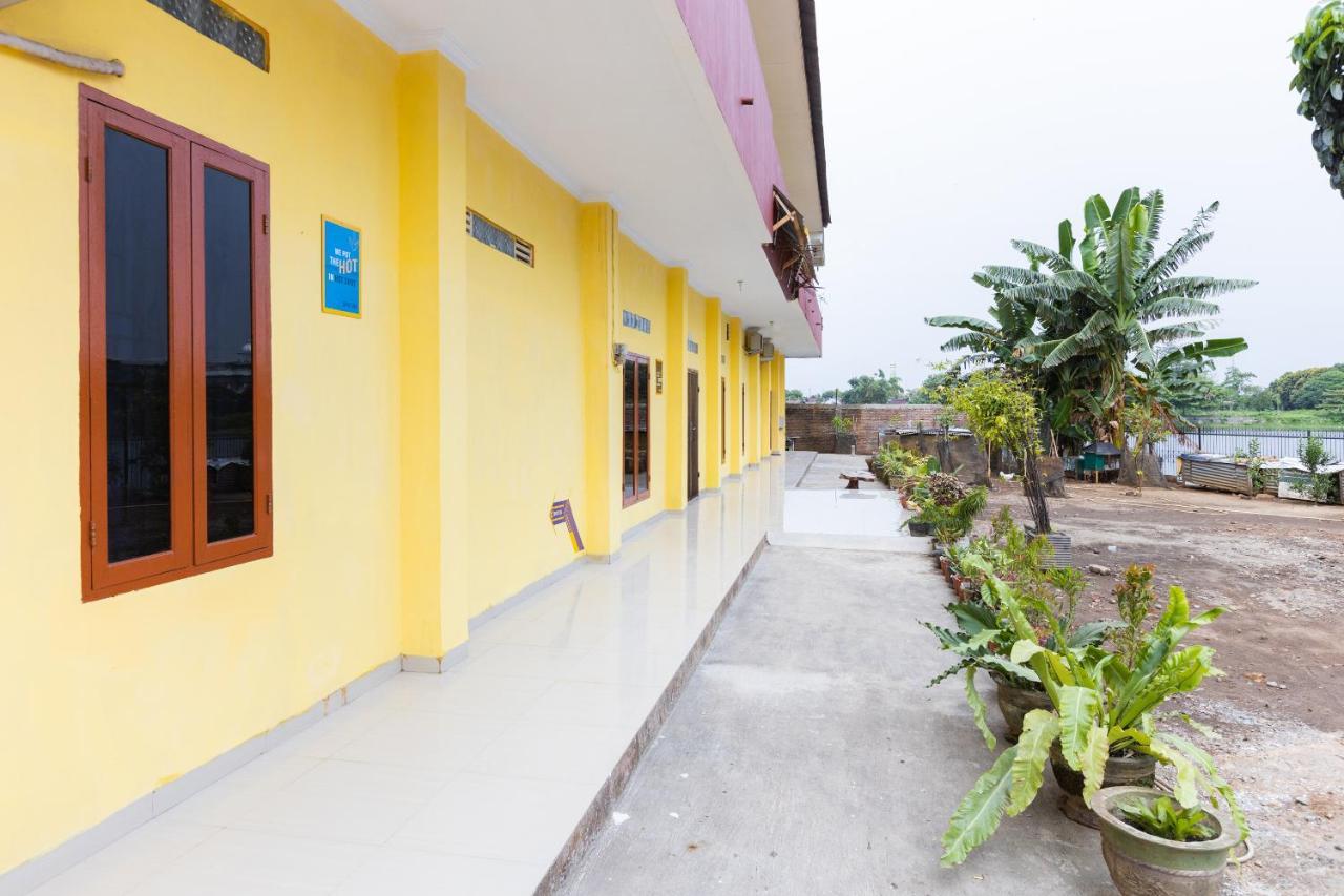 Spot On Oyo 1988 Pondok Seril Syariah Macasar Exterior foto