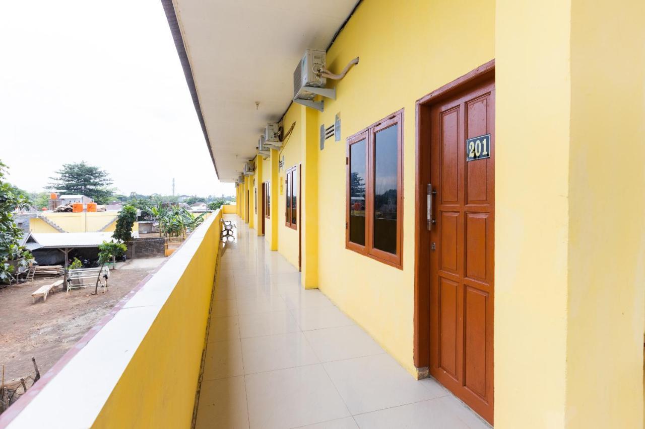 Spot On Oyo 1988 Pondok Seril Syariah Macasar Exterior foto