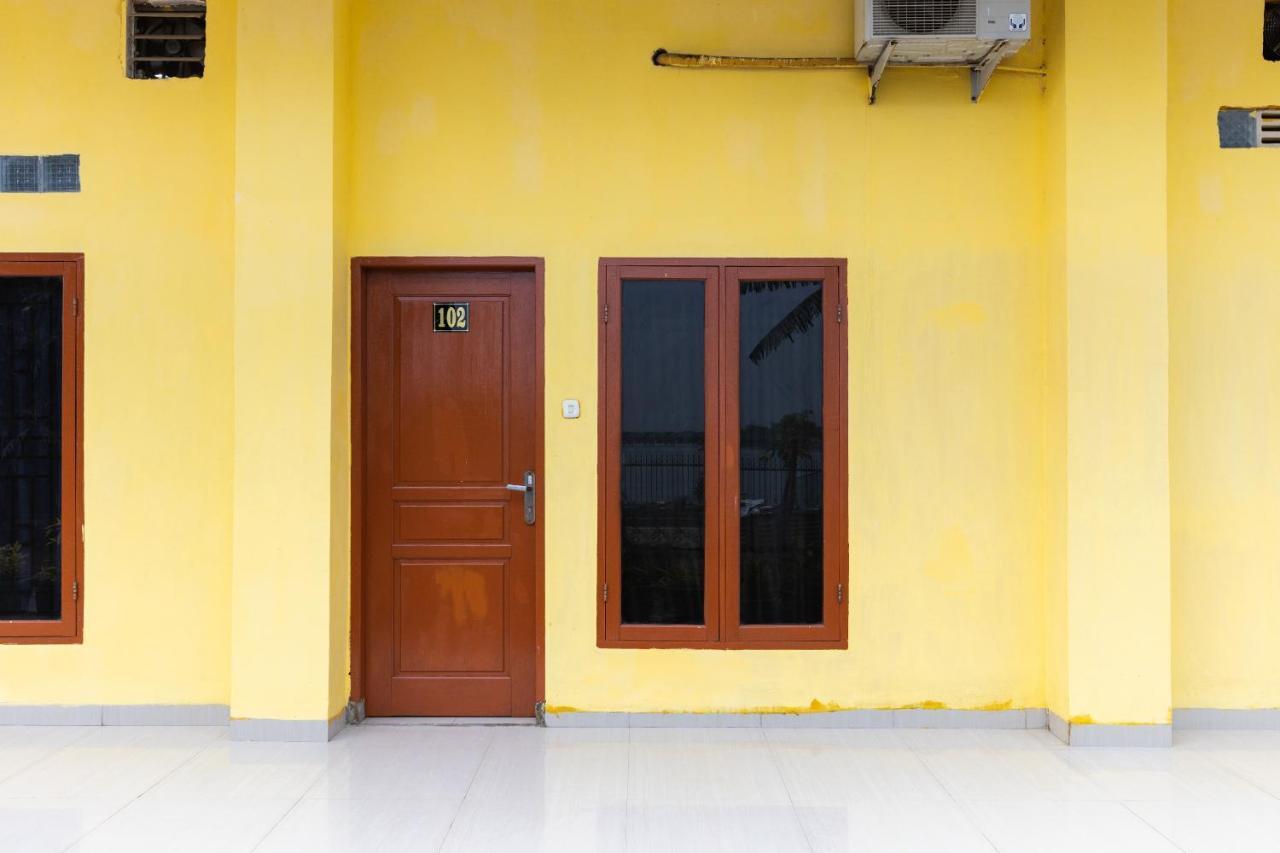 Spot On Oyo 1988 Pondok Seril Syariah Macasar Exterior foto